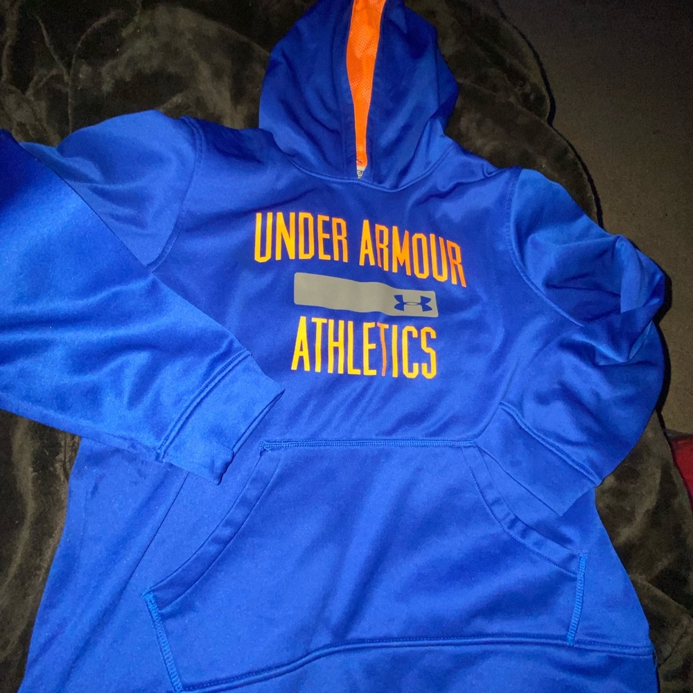 Under Armour Hoodie/shirt buddle